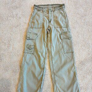 American Eagle Cargo Elastic Waist Light Green Pants